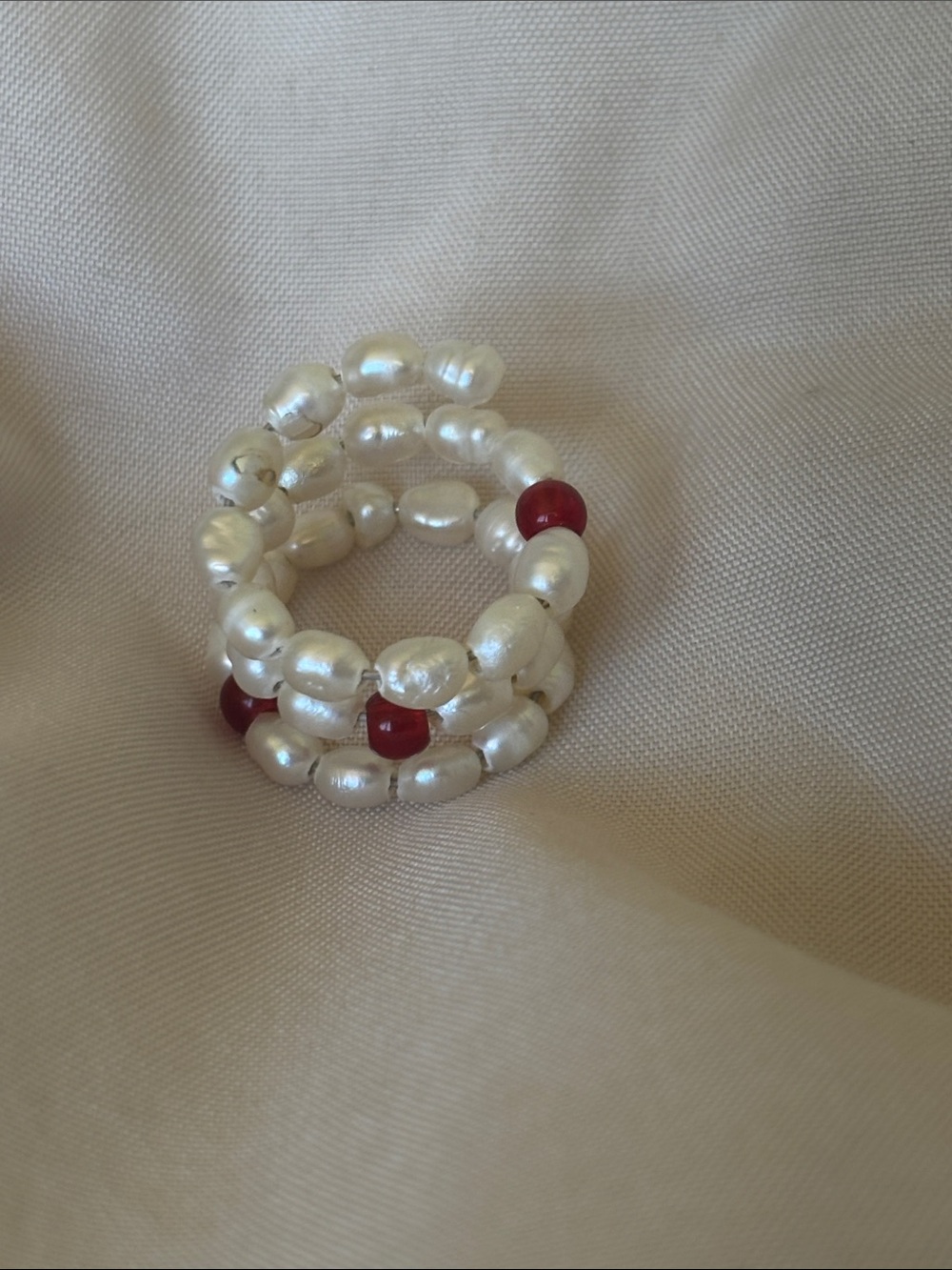 GARNET RICE PEARL RING Red White Adjustable Vtg Wrap-around - Picture 2 of 4